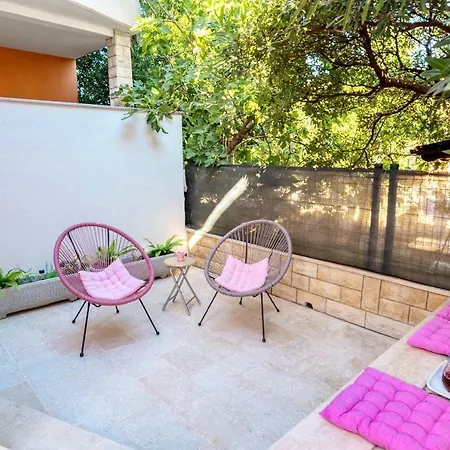 Apartment Orhideja With Private Backyard *