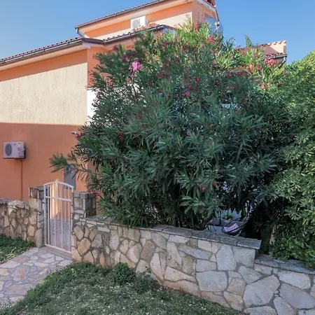 Orhideja With Private Backyard *
