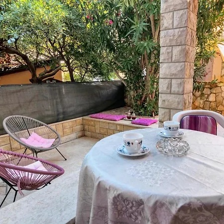 Orhideja With Private Backyard Apartment